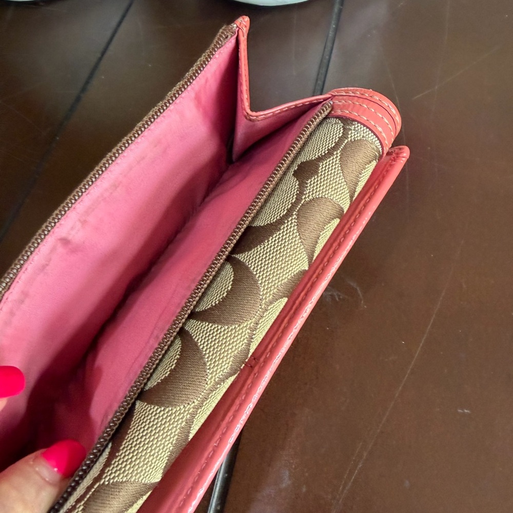 Coach Pink signature canvas wallet with turn lock - Picture 10 of 15